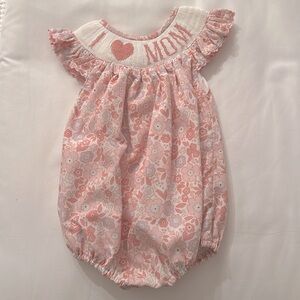 I love Mom Smocked Floral Bubble
